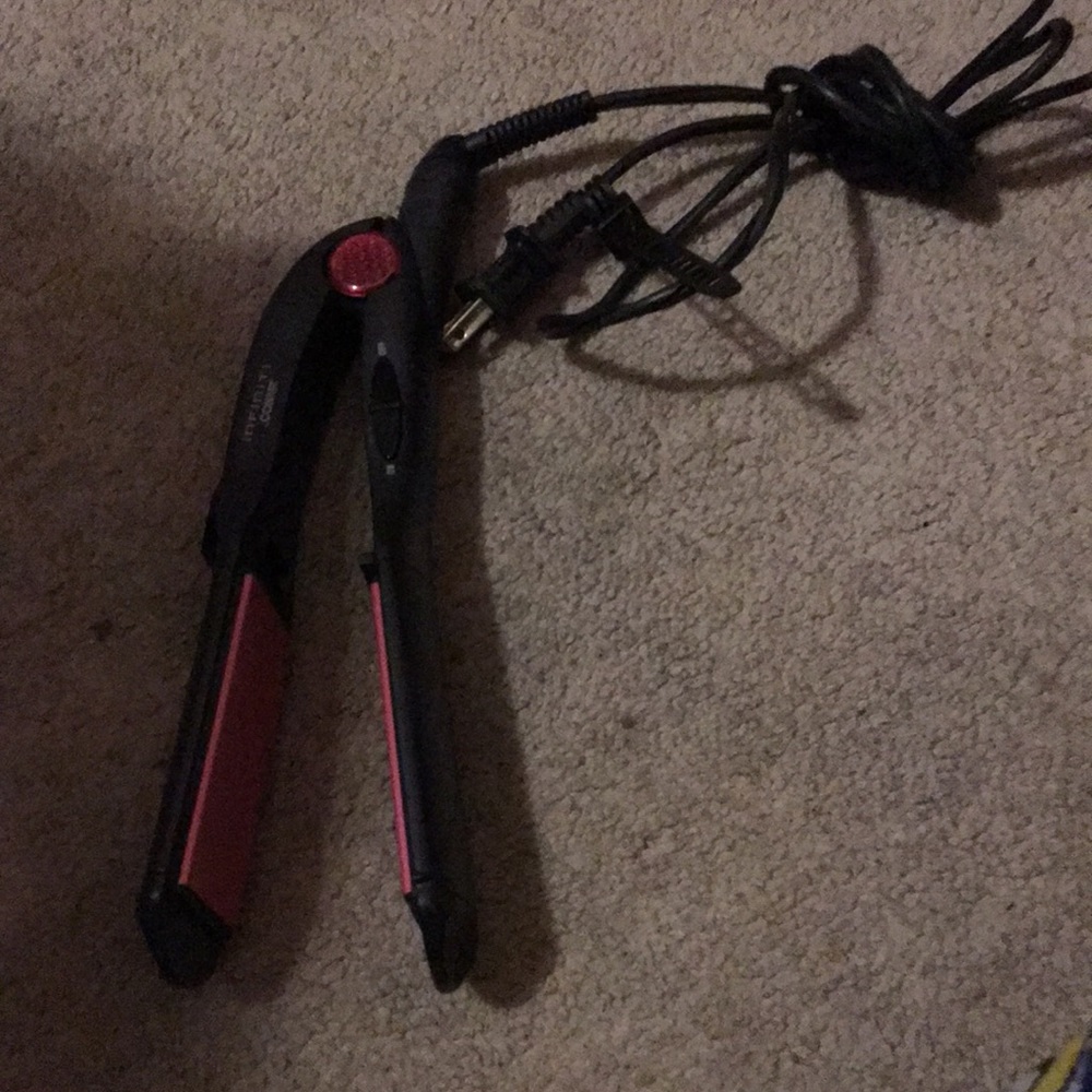 Infiniti Conair wide straightener & Esplee Heated hair brush